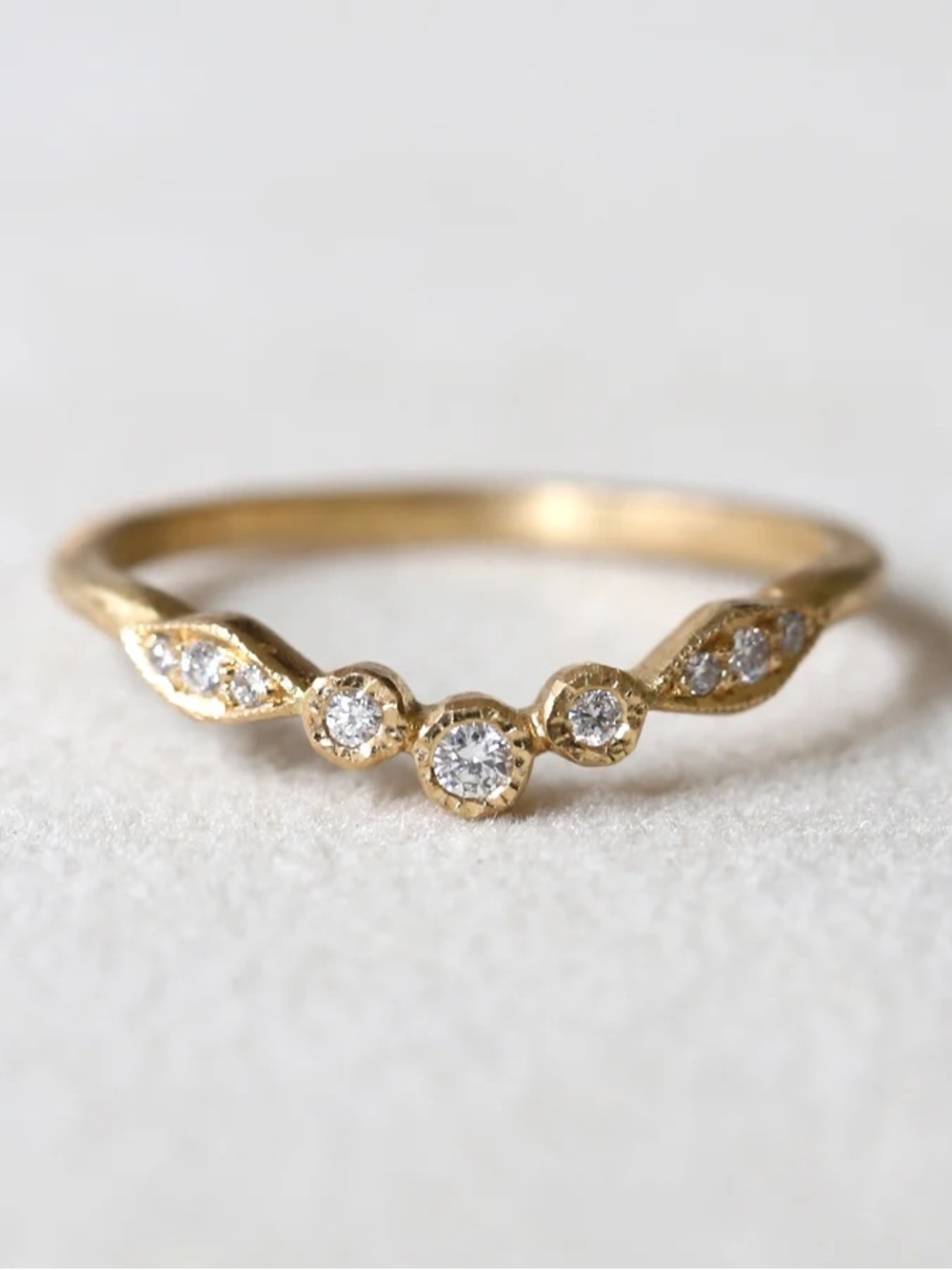 18k Yasuko Azuma Leaf Bezel Ring — Sz. 8.75 Wedding Band